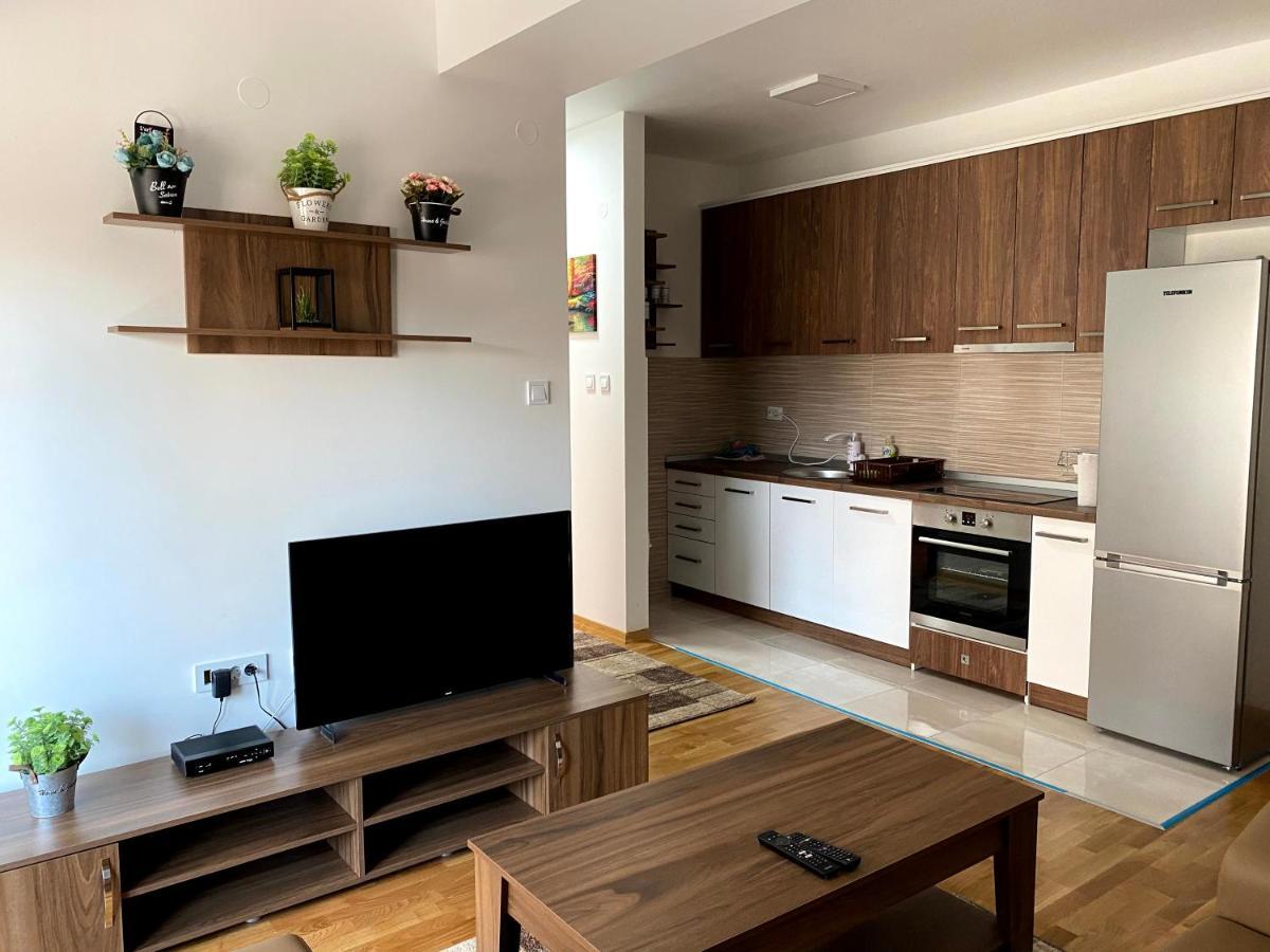 Skopje Brand New Apartment Ngoại thất bức ảnh